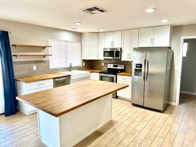 Foto del edificio - 17828 N 48th Dr