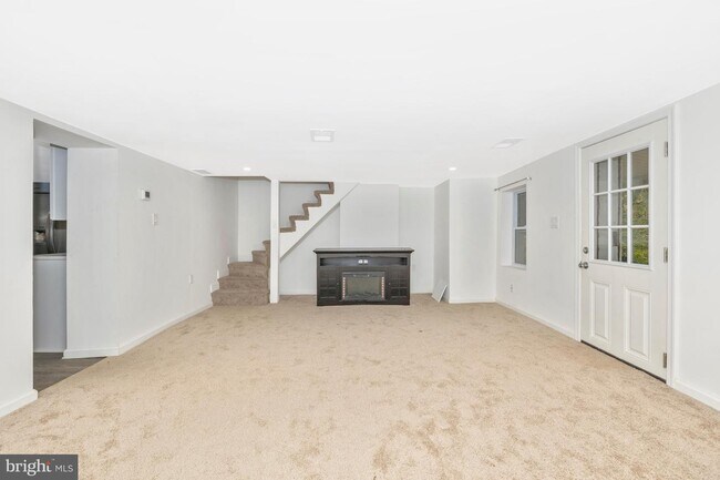 Building Photo - 5040 Witmers Ln