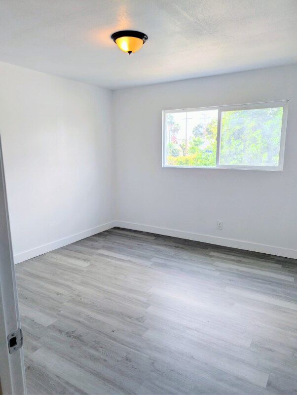 Foto del edificio - 1025 N Madison St