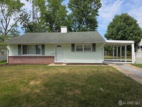 Building Photo - 17 Colton Rd