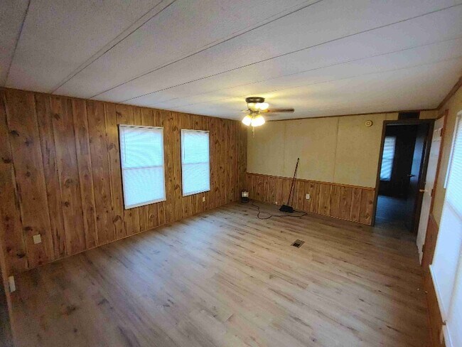 Building Photo - 510 Zane Dr