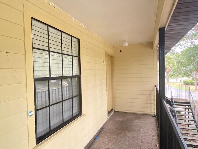 Building Photo - 6400 NW 106th Pl