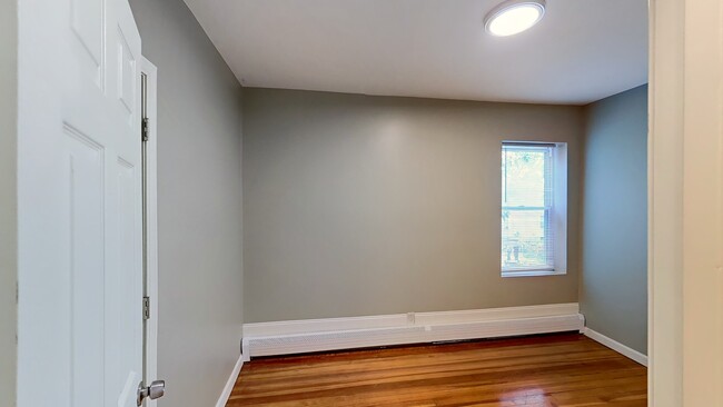 Building Photo - 4A Weld Ave