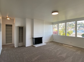 Building Photo - 321 Valley St