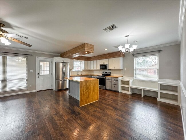 Building Photo - 5208 Carmona Ln