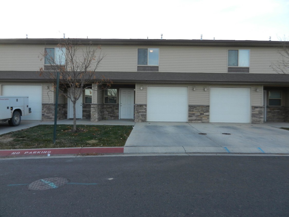 2452 Theresea Ln, Grand Junction, CO 81505 Townhome Rentals in Grand