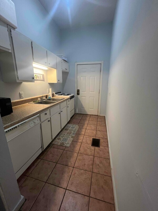 Foto principal - 320 W Hall St