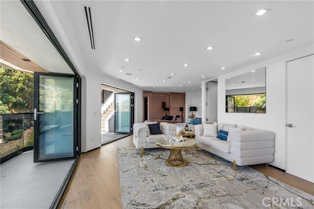 Foto del edificio - 8144 Gould Ave
