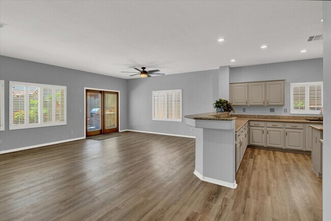 Building Photo - 9725 Drumcannon Ave