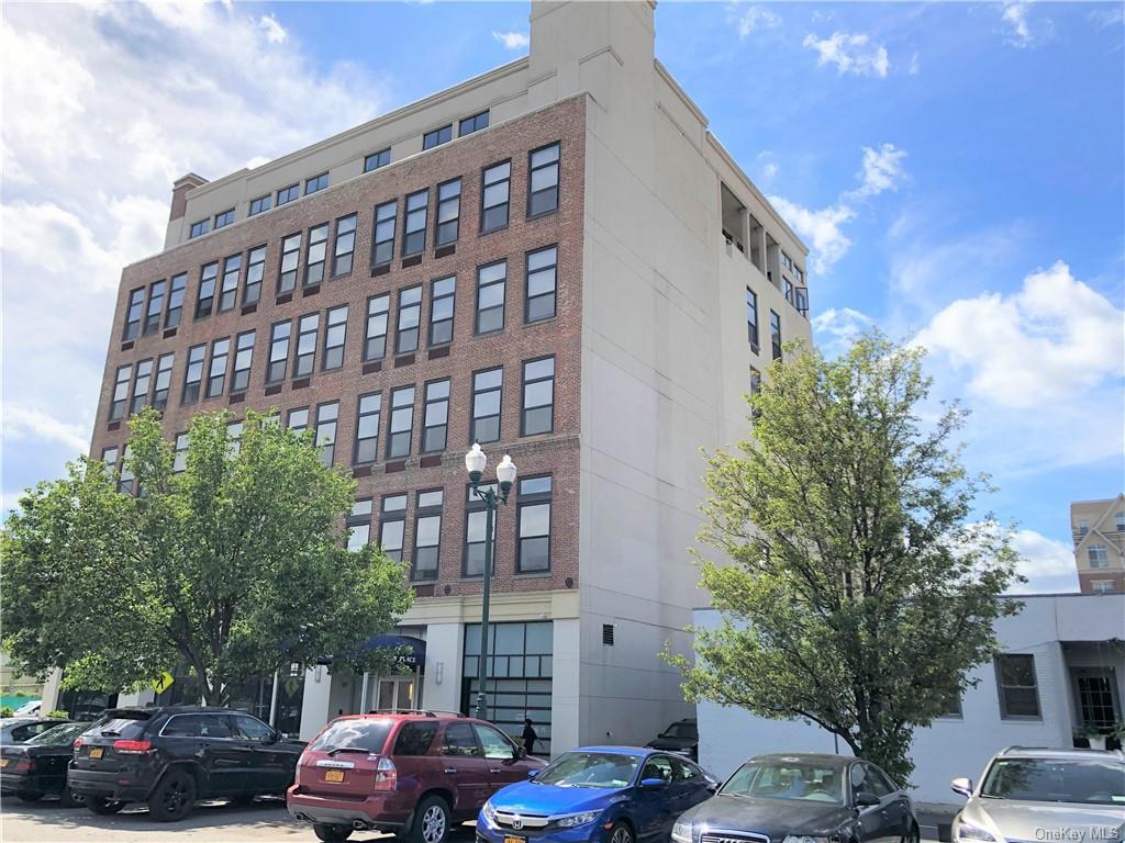 Primary Photo - 25 Leroy Pl
