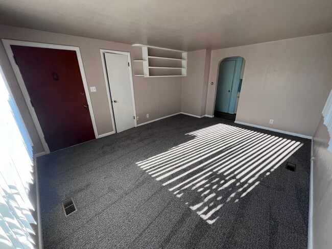 Foto del edificio - Mount Vernon 2 Bedroom with Parking Garage.