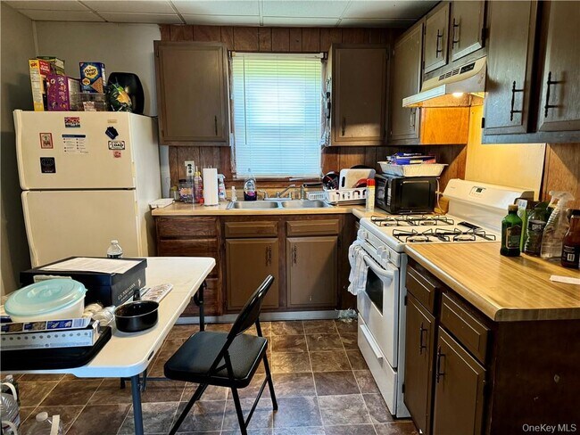 Foto del edificio - 19 Bloomingburg Rd