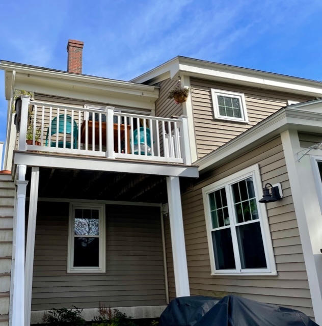 Private, sunny deck - 188 Union St