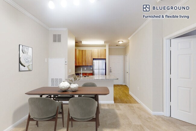 Building Photo - 2350 26th Ct S