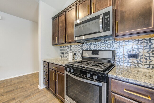 Foto del edificio - 20451 Green Mountain Dr