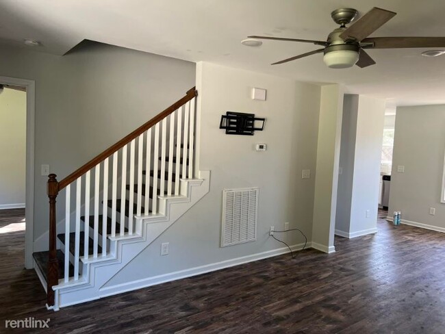 Foto del edificio - 3 br, 2 bath House - 615 W. Woodring