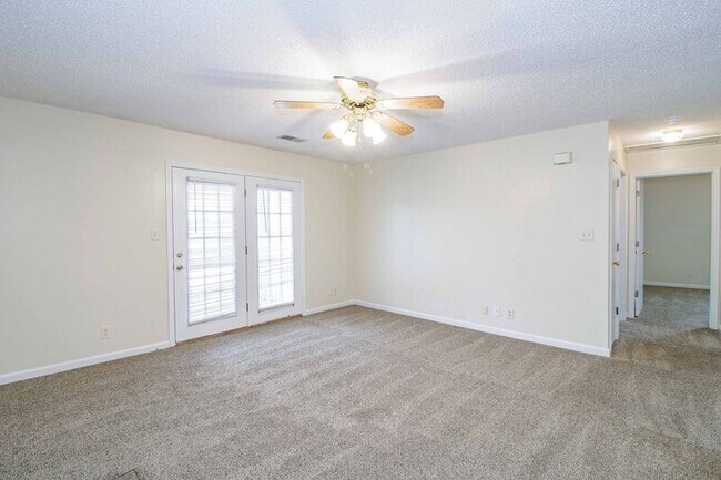 Foto del edificio - 402 E St