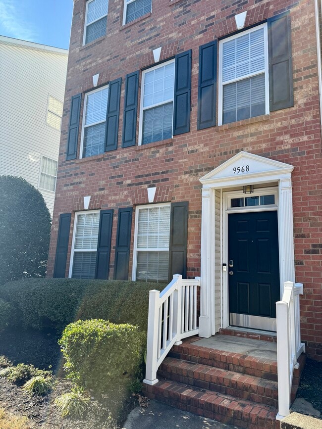 Building Photo - 9568 Kings Parade Blvd