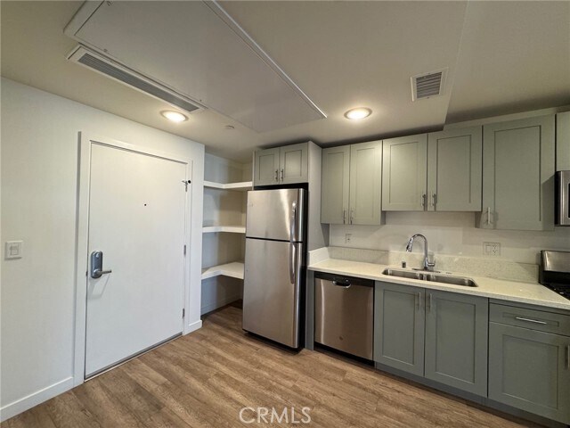 Building Photo - 1025 S Berendo St