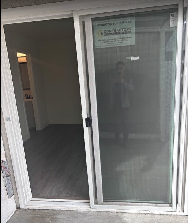 Foto del edificio - 891 E 6th St