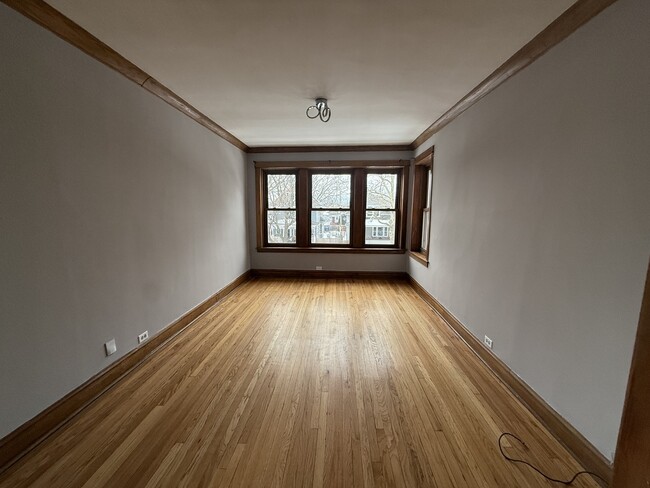 Building Photo - 5219 W Cuyler Ave