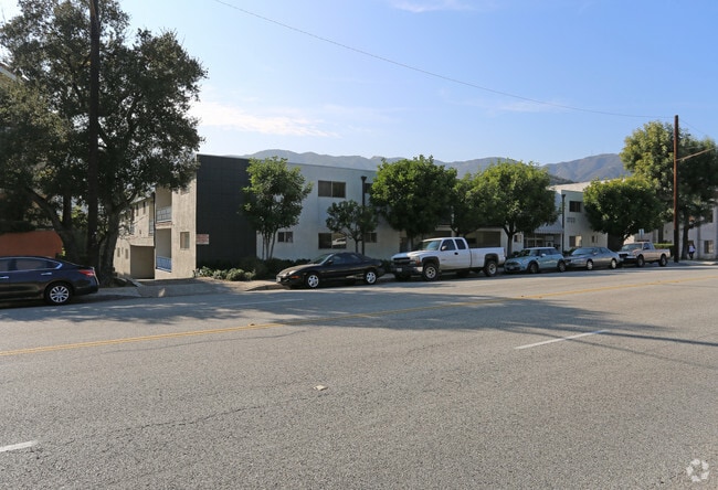 2722 Honolulu Ave - hon272