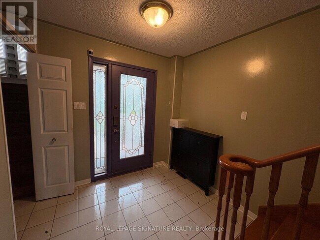 Building Photo - 6037 Duford Dr