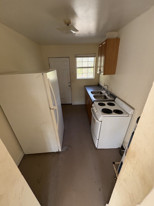 Building Photo - Pursley Court Apartments