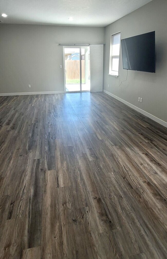 Foto del edificio - 1061 S Cedar St