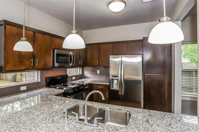Foto del edificio - 4327 Darter St