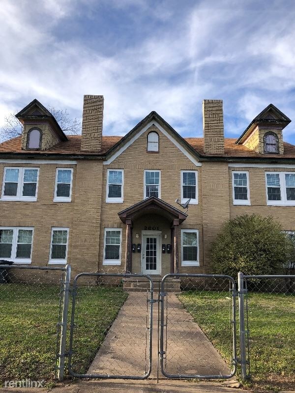 Building Photo - 2601 Fort Ave