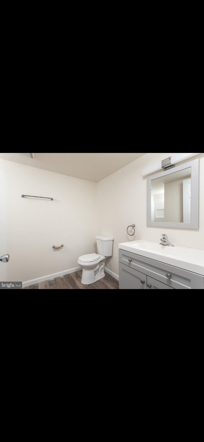 baño - 326 Elm St
