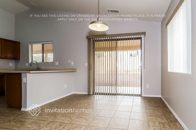 Foto del edificio - 25586 W St Catherine Ave