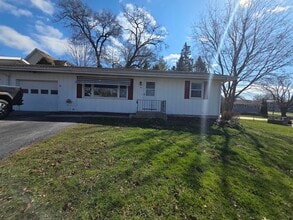 Building Photo - 407 Warner St