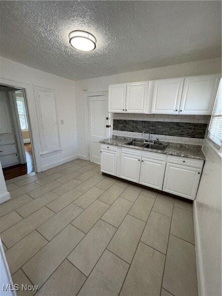 Building Photo - 10323 Linnet Ave