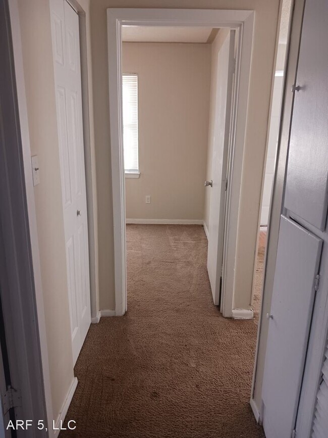 Building Photo - 2 br, 1 bath House - 4766 Woodend Avenue