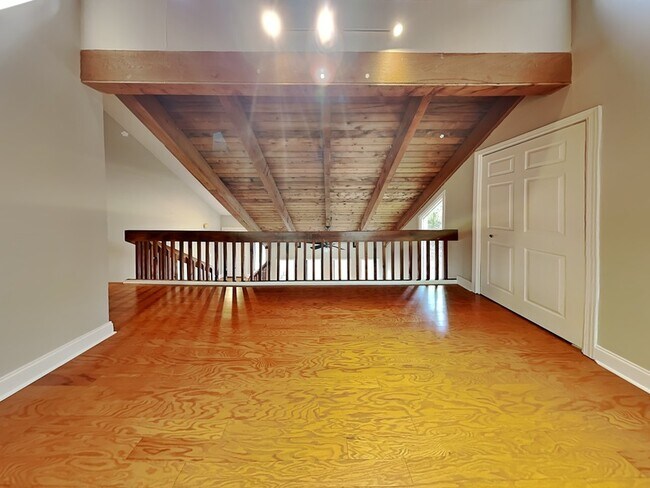 Building Photo - 2205 Oakrill Ct