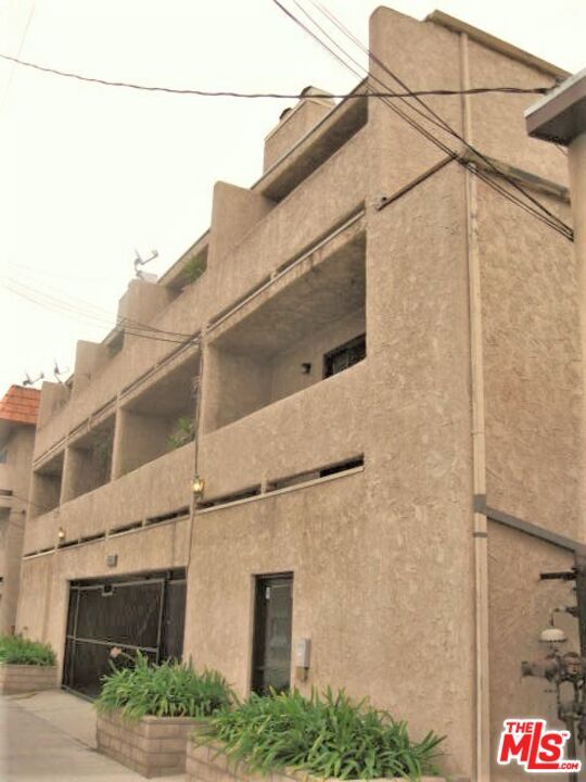 Foto del edificio - 328 Culver Blvd
