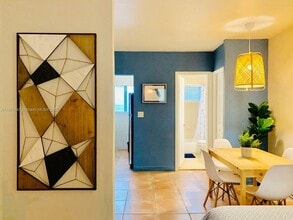 Building Photo - 825 Euclid Ave