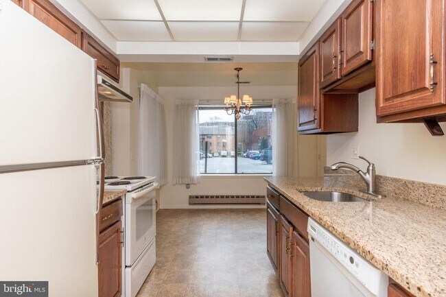 Building Photo - 15316 Pine Orchard Dr
