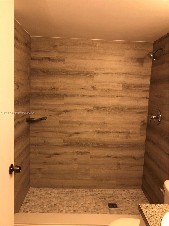 Building Photo - 1701 San Remo Cir