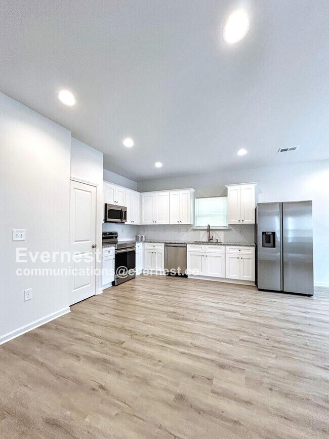 Building Photo - 613 14th St SW