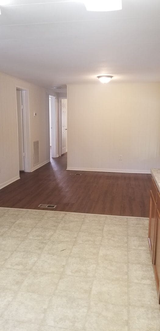 Building Photo - 3 br, 1.5 bath House - 7614 Club Duclay Dr.