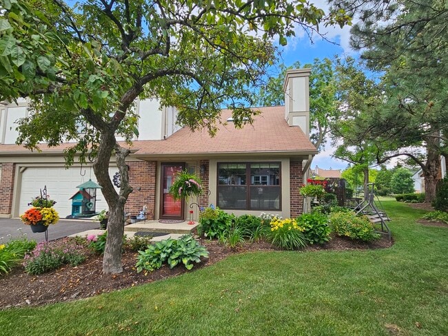 Foto del edificio - 1745 Ennis Ln