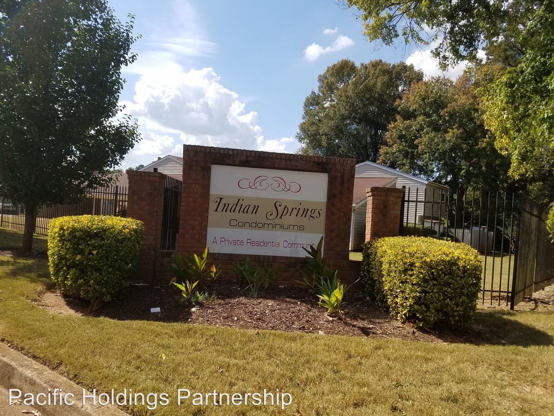 Building Photo - 2050 Oak Park Ln