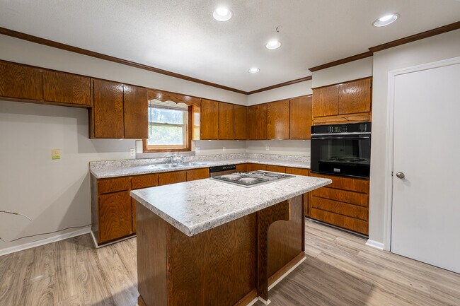 Foto del edificio - 3821 Forest Creek Way