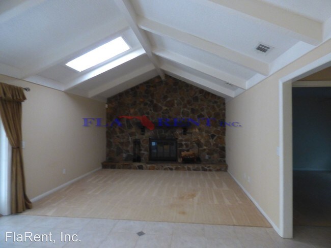 Building Photo - 517 Fernwood Dr