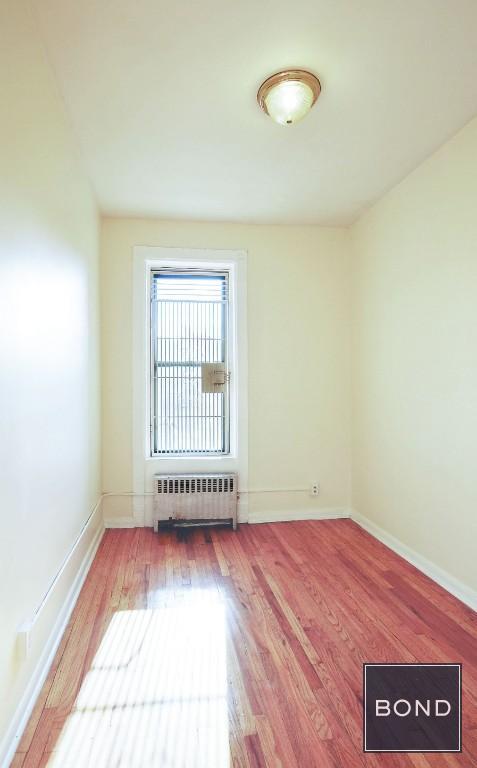 Building Photo - 166 W 83rd St