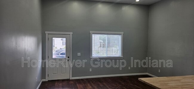 Building Photo - 1363 Blaine Ave