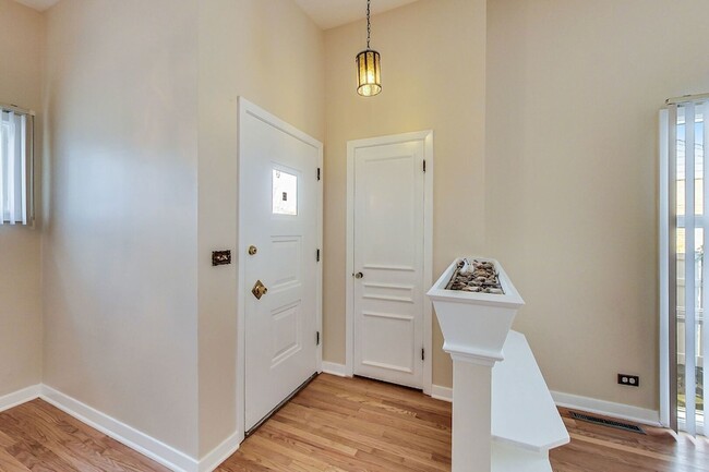 Building Photo - 8109 Karlov Ave